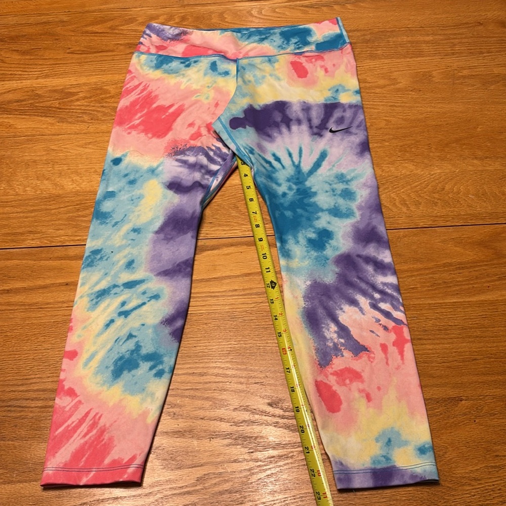Nike women’s 3 Piece Set with Mint Green Nike Tank. The top is NWT. - Picture 14 of 14